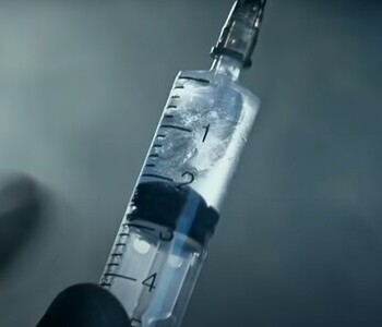 Лечение зависимости от тропикамида в Аркадаке Шприц с жидкостью